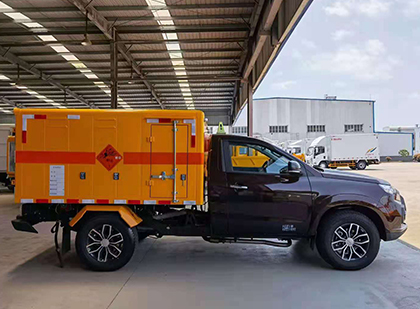 桥头镇爆破器材运输车